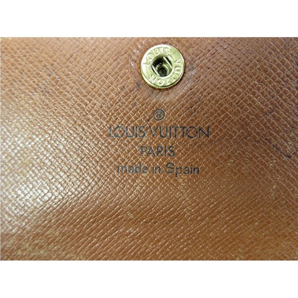 Louis Vuitton Textured Brown Leather Detail - Picture 15 of 16